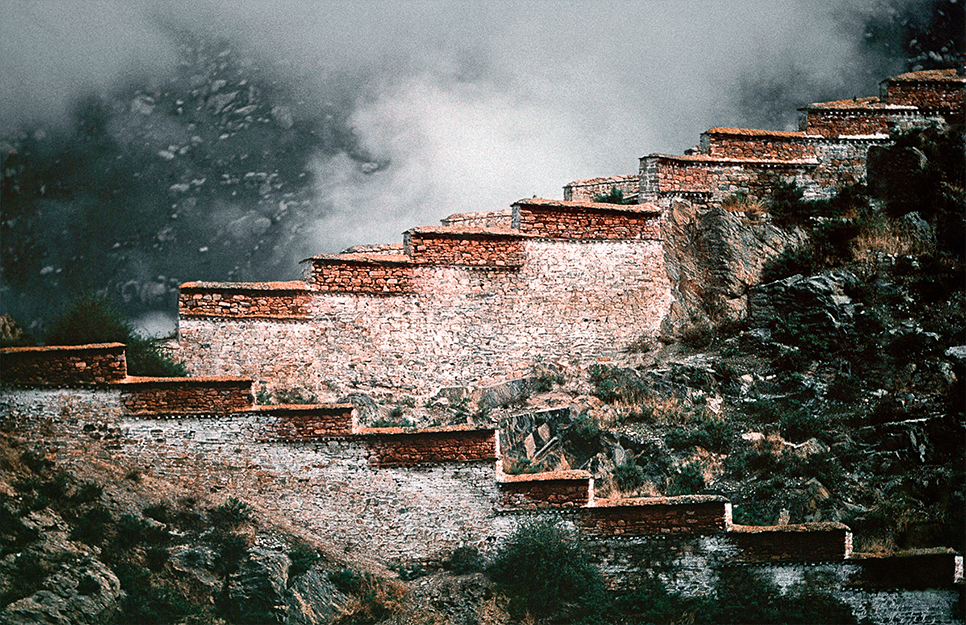 Steps to the Potala, Lhasa
